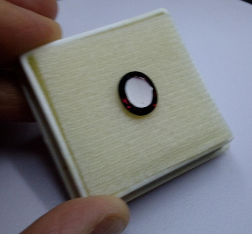 Granada Piropo Vermelha Extra Lapidação Oval 5,5ct (1,1g) Vermelho Extra