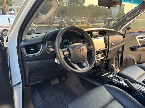Toyota Fortuner Sr 2.4 4x2 At Diesel