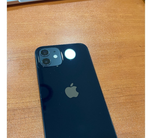 Imagen 2 de 4 de Apple iPhone 12 (64 Gb) - Negro