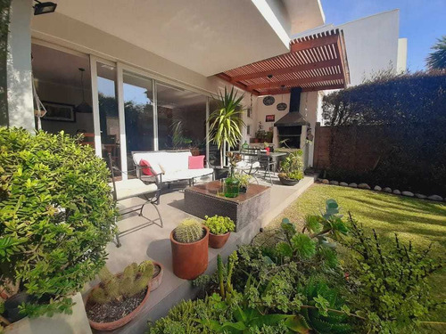 En Venta Casa Espectacular Lomas De Montema (105343)