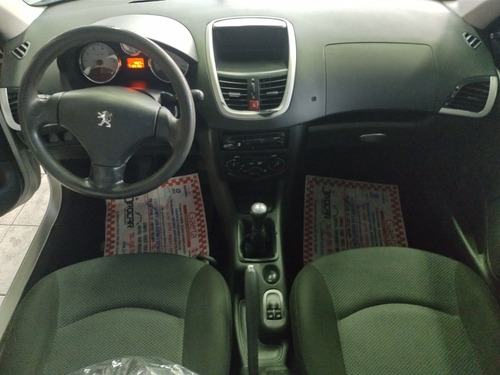 Imagem 9 de 10 de Peugeot 207 Sw 2013 1.4 Xr Flex 5p