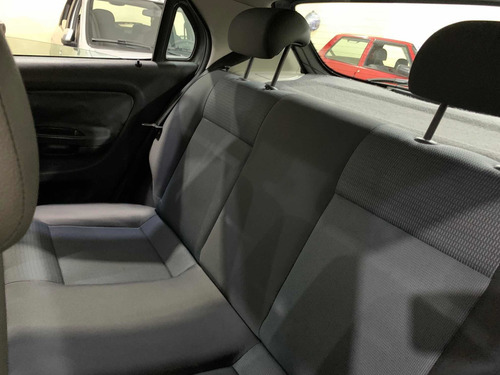 Imagem 7 de 11 de Volkswagen Gol 2013 1.0 Vht Trend Total Flex 5p