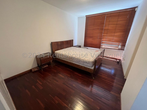Apartamento En Venta Con Excelente Ubicaciòn En La Urb. Lomas De Las Mercedes