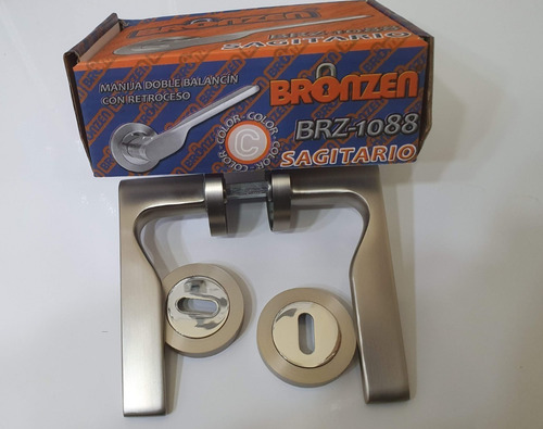 Imagen 2 de 4 de Picaporte Manija Doble Sagitario 1088 Cromo Mate Combinado