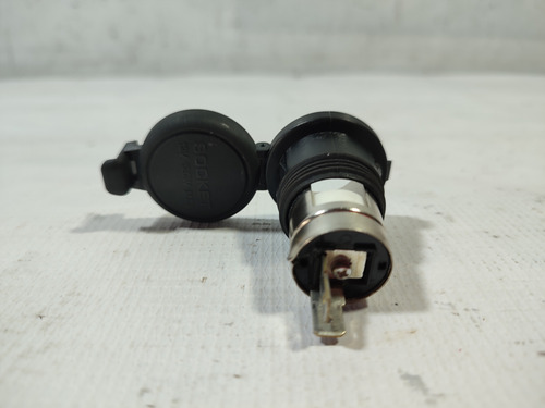 Toma Corriente Nissan Rogue 2.5 Mod 08-14 Original (Usado)