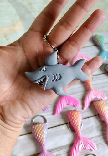 Llaveros Cola De Sirena 20 Uni + 15 Tiburones Porcelana Fria