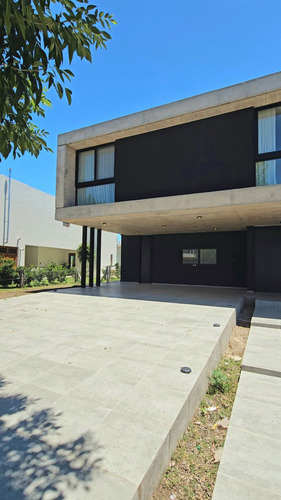 Casa En Country Terravista General Rodriguez