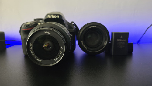 Nikon D5200 Dslr Negro 24.1mp + Batería Adicional. (Usado)
