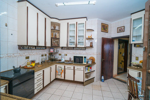Vendo Belíssima E Encantadora Chácara!!! Com Duas Casas, Com Dois Salões De Festa E Muito Mais, Confira A Descrição Abaixo.
