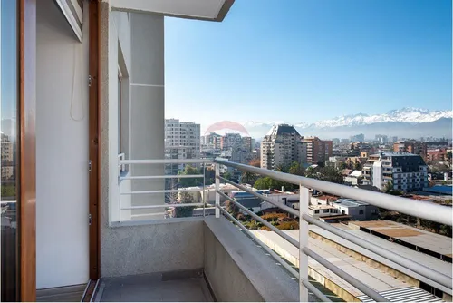 Departamento A Pasos Del Metro Chile España