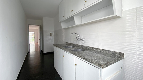 Apartamento En Alquiler / Punta Carretas - Inmobiliaria Lars