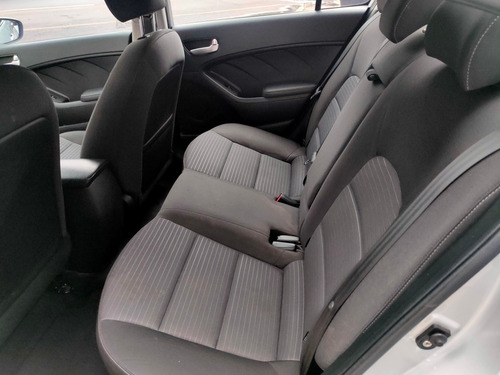Imagen 8 de 15 de Kia Forte 2.0 Lx At 2018