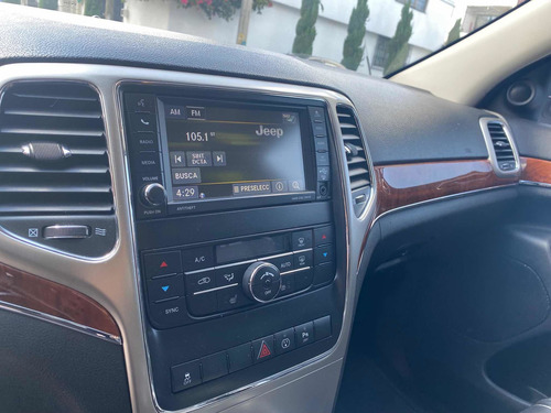 Imagen 12 de 15 de Jeep Grand Cherokee 2013 3.6 Limited Navegación V6 4x2 Mt