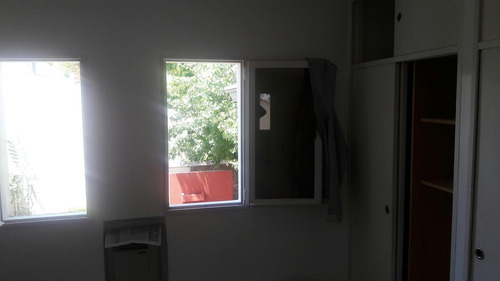 Casa En Alquiler - 2 Dormitorios 2 Baños - Manuel B. Gonnet