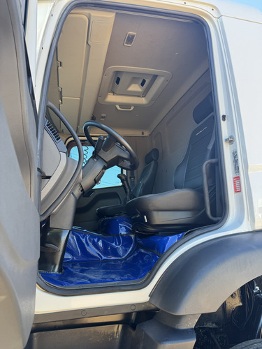 Volkswagen Vw 31280 Traçado 6x4 Com Apenas 25 Mil Km