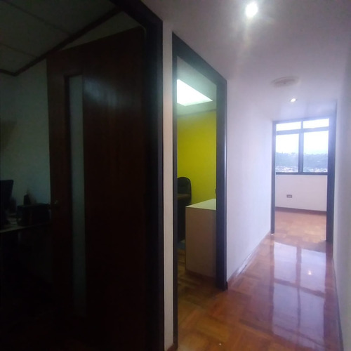 Extraordinaria Oficina Duplex De Oportunidad A La Venta La California Norte, En Plena Avenida Francisco De Miranda De La Ciudad De Caracas