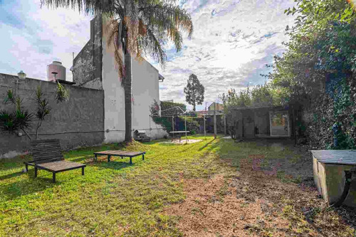 Venta Casa Con Fondo , Quincho Y Cochera En Wilde