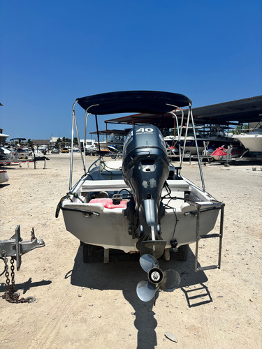 13ft Motor Yamaha 40hp 4t, Con Capacidad De Hasta 4 Personas
