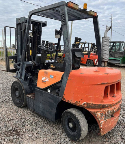 Imagen 14 de 20 de Autoelevador Doosan 2500kg Diesel Torre C/despla Envio Pais
