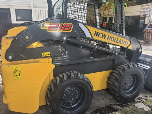 Minicargador Bobcat New Holland L218 Demo