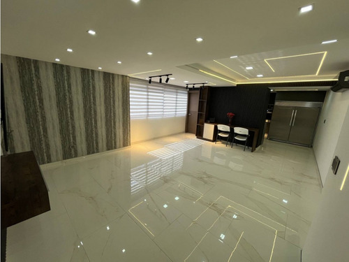 Apartamento En Venta, Res. Jade, Urb. La Soledad.