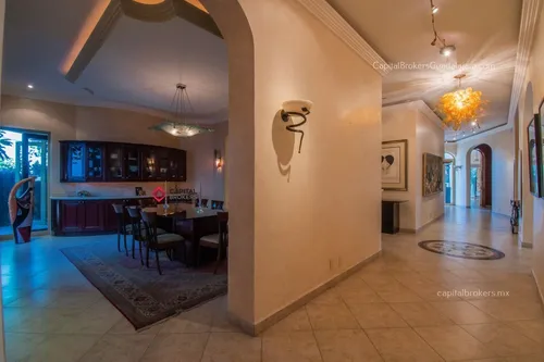 Casa De Lujo En Venta En Ajijic Con Alberca Y Terraza Con Vista A La Laguna