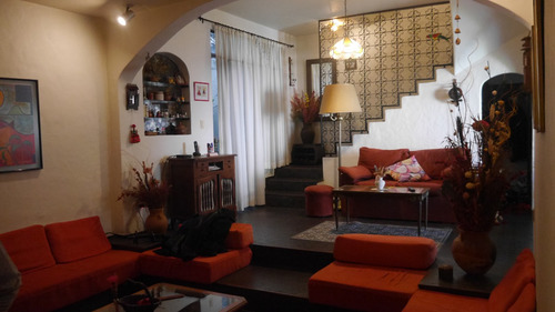 Dueño Vende Ph Independiente Con Pileta Semiclimatizada, Cochera, 5 Dormitorios, Quincho, Parrilla, Jardín, Patio, 8,66 Mts De Balcón, 2 Habs En Pb Y 3 En 1° C/espacio Aéreo, Coghlan Al Cfte-fte