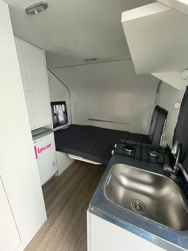 Casa Rodante Laus 250 Con Puerta Lateral Para Dos Personas
