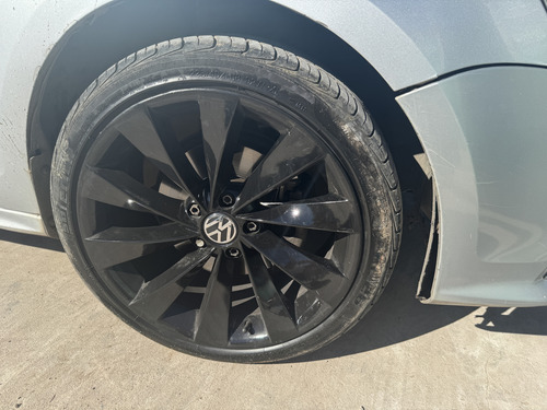 Volkswagen Vento 2.5 Advance Plus 170cv