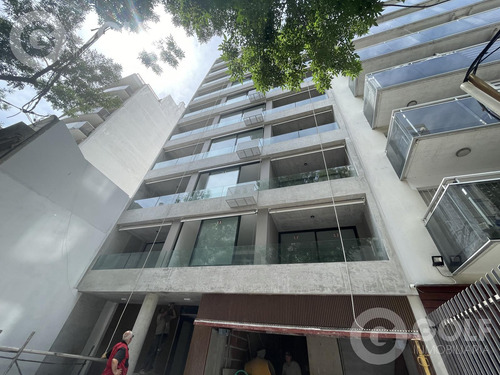 Venta Y Alquiler De Apartamento De 1 Dormitorio Con Terraza Y Patio En Pocitos