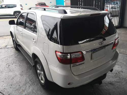 Toyota Hilux Sw4 Srv 3.0 4x4 Diesel 2011 Branco 7 Lugares