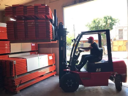 Alquiler Autoelevador 2500kgs