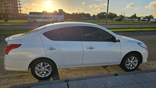 Nissan Versa 1.6 Advance