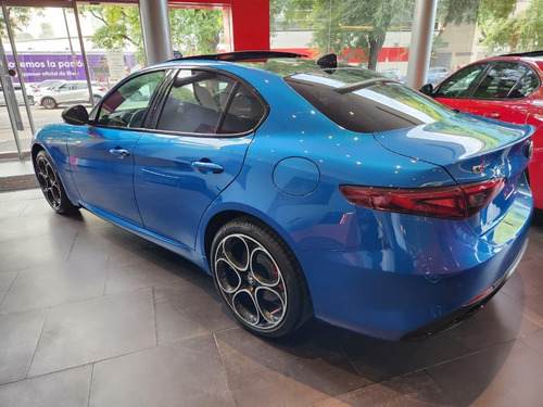 Imagen 2 de 14 de Alfa Romeo Giulia 280 Cv Veloce My 2023