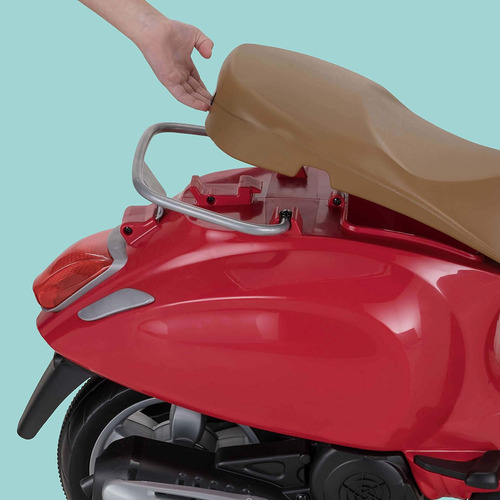 Kid Trax Trax Vespa Scooter Electric Ride On Toy, 3-5 Años,