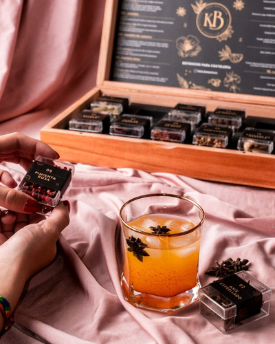 Mixologia Caja Kaia X10 Botanicos + Cítricos X3 + Bosque Gin
