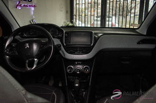 Imagen 11 de 14 de Peugeot 208 2015 1.5 Allure Touchscreen
