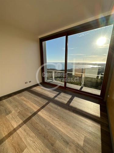 Parcela De 5.060m2 Con Casa Como Nueva En Ocho Quebradas