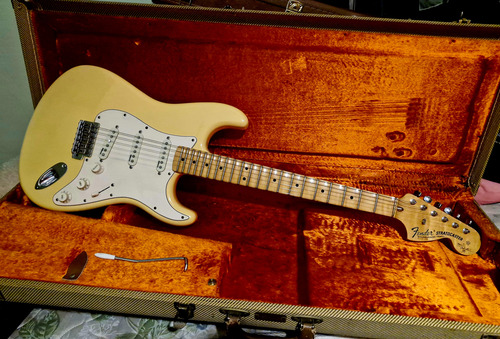 Fender Yngwie Malmsteen Usa Destro Amarelo Madeira De Bordo (Usado)