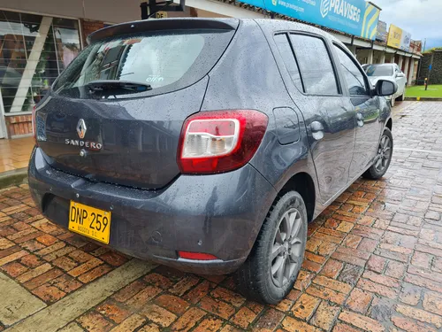Renault Sandero Expression 1.6cc MT AA 4X2