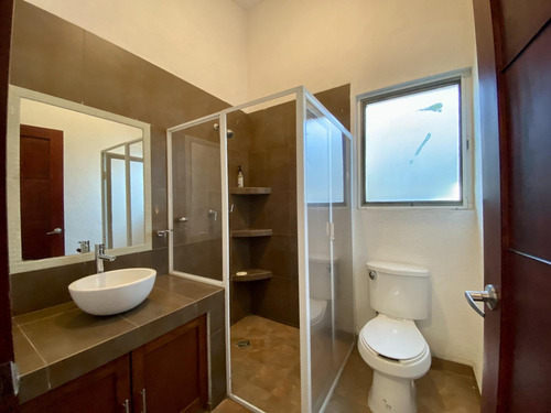 Casa En Venta En Lomas De Atzingo, Cuernavaca