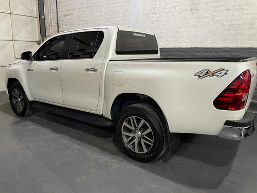 Imagen 4 de 8 de Toyota Hilux 2018 2.8 Cd Srx 177cv 4x4 At