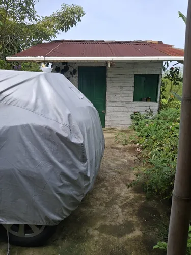 Pequeña Finca Bien Ubicada