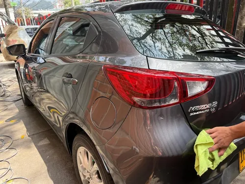 Mazda 2 1.5 Touring At 2016