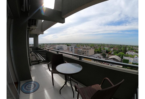 Departamento En Venta De 4 Ambientes En Castelar Norte Con C