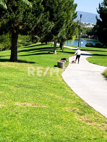 Venta En El Campanario Residencial Y Golf: Seguridad, Lujo Y Comodidad