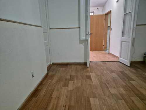 Apartamento En  Alquiler 2 Dormitorios, Barrio Sur. Sin Gastos Comunes.