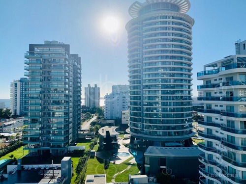Imagen 1 de 17 de Apartamento De 3 Dormitorios Y Parrillero Propio En Punta Del Este- Ref: 54496