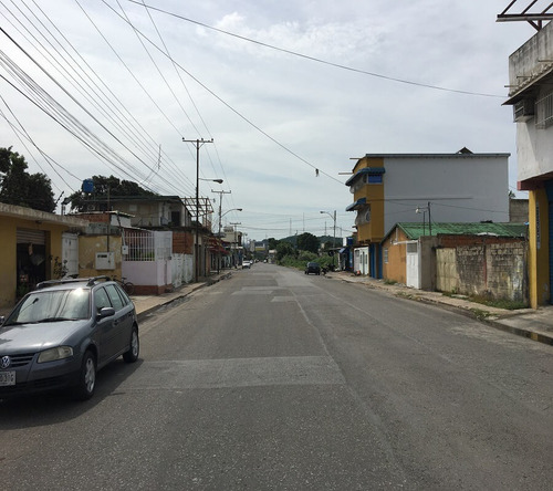 Imagen 3 de 14 de Galpón Con Local Comercial En Alquiler Maracay La Coromoto