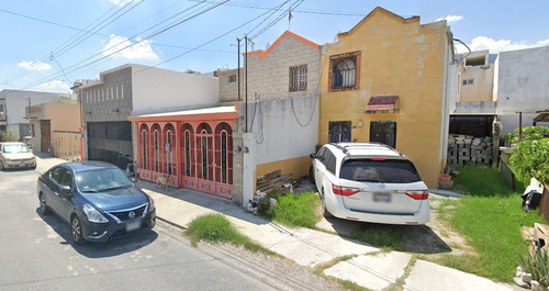Casa En Villas De Colombia, Roble Norte, General Escobedo, Nuevo Leon. ¡casa En Remate! -jmjc7